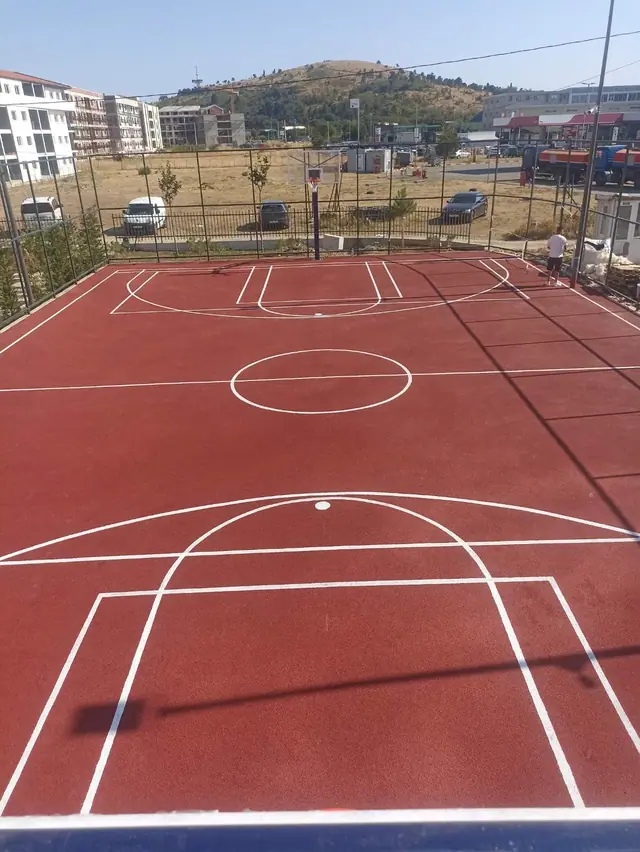 Multifunkcionalni teren u naselju Cortex, Podgorica — Deco Floor